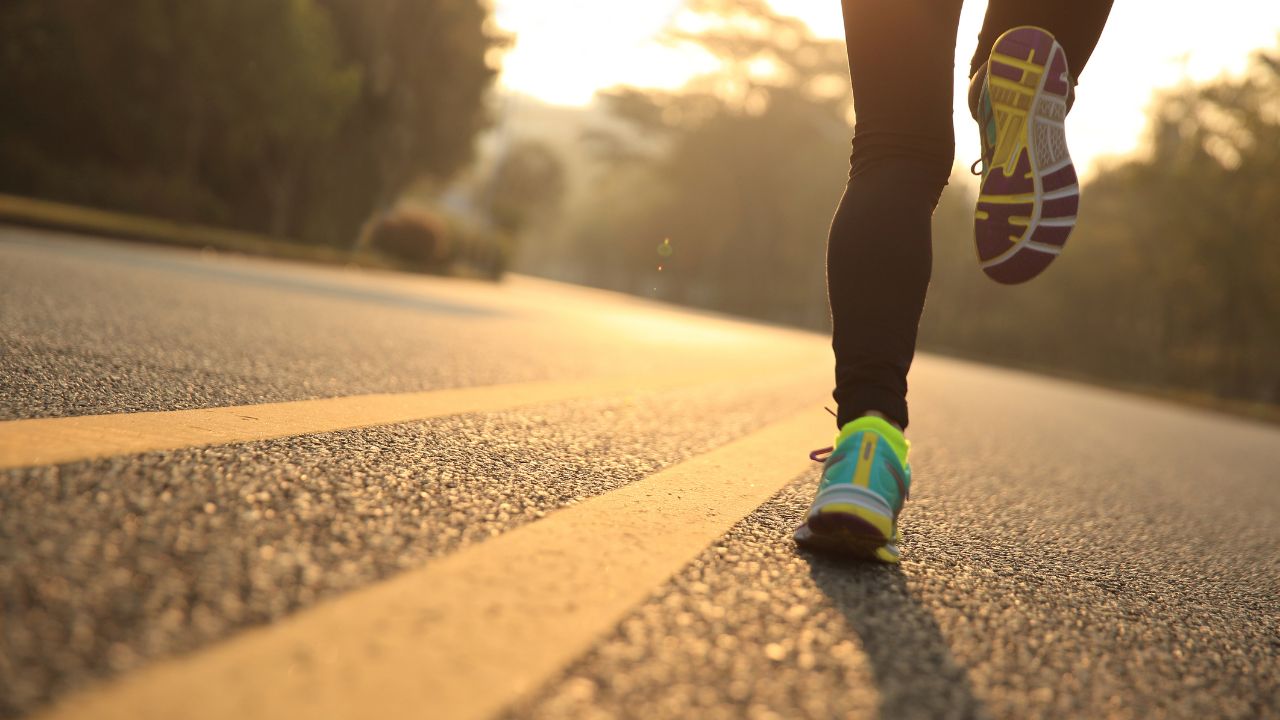 Readiness markers for a continuous 5K in beginner runners Beginner runner jogging comfortably during a continuous running session